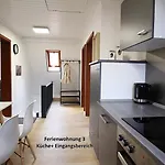 3 Zimmerwohnung In Naehe Uniklinik, Free Parking *