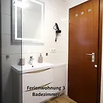 3 Zimmerwohnung In Naehe Uniklinik, Free Parking