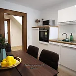 3 Zimmerwohnung In Naehe Uniklinik, Free Parking