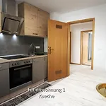 3 Zimmerwohnung In Naehe Uniklinik, Free Parking