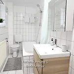 3 Zimmerwohnung In Naehe Uniklinik, Free Parking